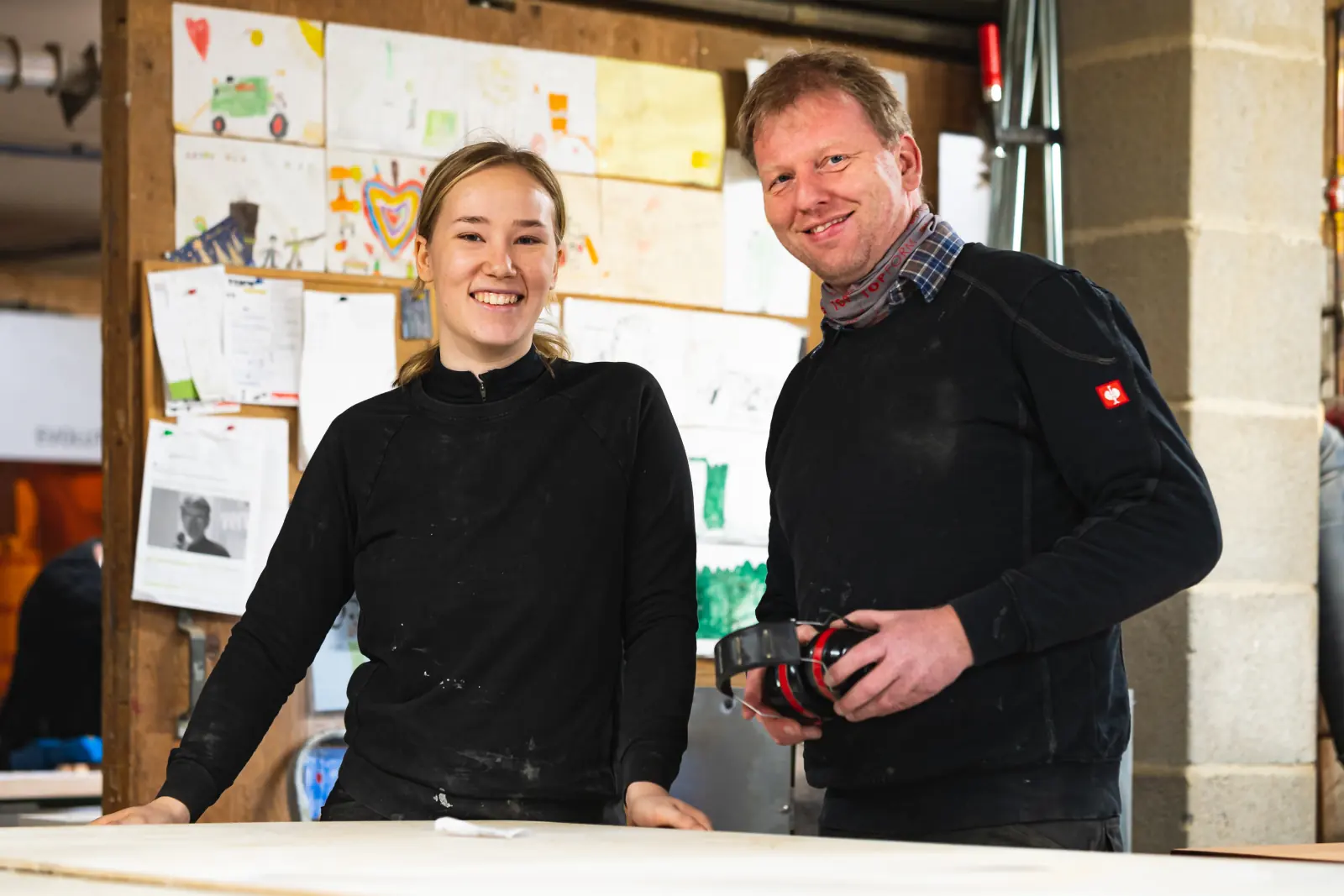 Arbeit an einem Werkstück in der Werkstatt der Tischlerei Dohrn